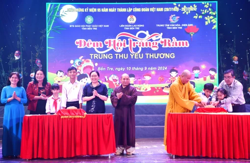 350 thiếu nhi tham dự chương trình “Đêm hội trăng rằm” -  Tết Trung thu