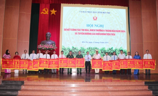 Phát huy mạnh mẽ cao điểm thi đua “Đồng khởi mới”