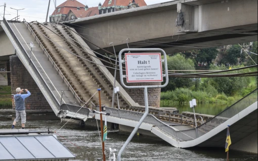 Sập một phần cầu Carola ở thành phố Dresden (Đức)