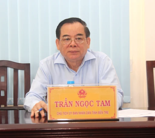 Chủ tịch UBND tỉnh Trần Ngọc Tam đối thoại trực tiếp với công dân