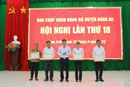 Giồng Trôm sơ kết tình hình thực hiện Nghị quyết 9 tháng năm 2024