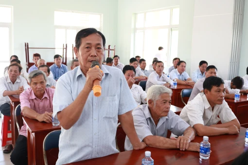 Đại biểu Quốc hội tiếp xúc cử tri huyện Ba Tri, Bình Đại