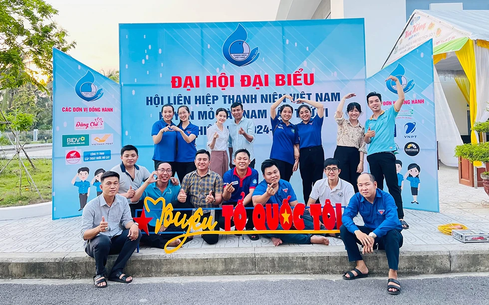 Thanh niên tham dự Đại hội đại biểu Hội LHTN Việt Nam huyện Mỏ Cày Nam nhiệm kỳ 2024-2029