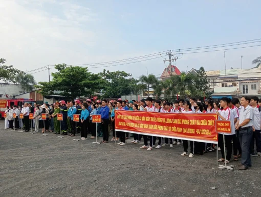 Mít-tinh hưởng ứng Ngày toàn dân phòng cháy, chữa cháy năm 2024