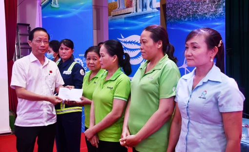 Đại biểu Quốc hội đơn vị tỉnh tiếp xúc cử tri cán bộ, đoàn viên, người lao động Đại biểu Quốc hội đơn vị tỉnh tiếp xúc cử tri cán bộ, đoàn viên, người lao động