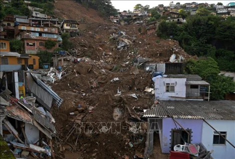 Một vụ sạt lở bờ sông ở Brazil có thể đã chôn vùi 200 người