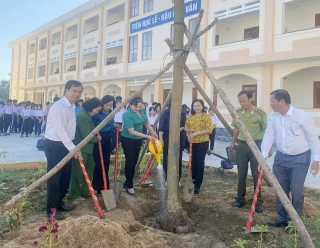 Huy động nguồn lực đẩy nhanh tiến độ thực hiện Đề án trồng cây xanh