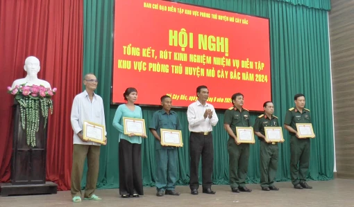 Mỏ Cày Bắc tổng kết diễn tập khu vực phòng thủ năm 2024