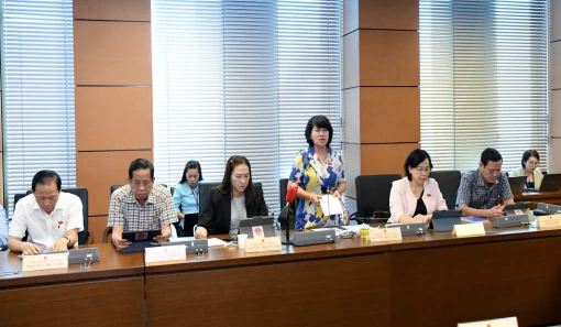 Cần đền bù thỏa đáng cho người dân khi xây dựng các công trình điện