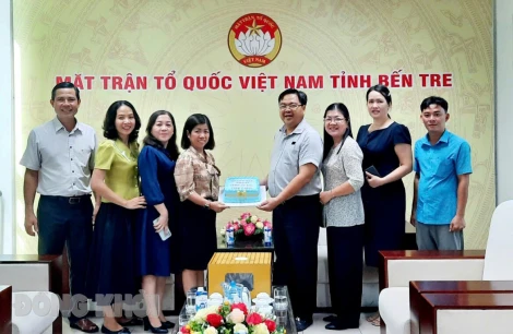 Nhiều cơ quan, đơn vị đến chúc mừng 94 năm Ngày thành lập MTTQ Việt Nam