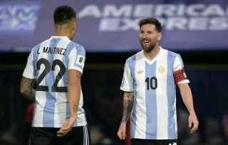 Argentina đánh bại Peru bởi siêu phẩm; Brazil và Uruguay chia điểm sau 90 phút tranh tài