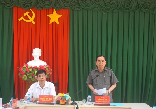 Đoàn khảo sát của Tỉnh ủy làm việc tại Huyện ủy Giồng Trôm