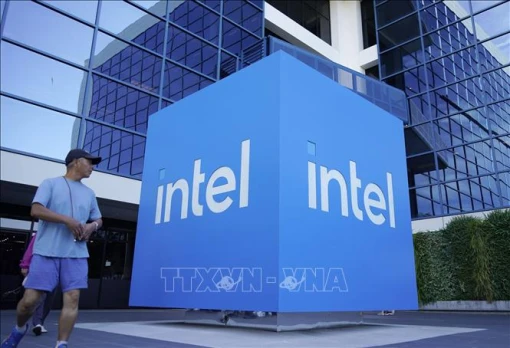 CEO của Tập đoàn công nghệ Intel từ chức