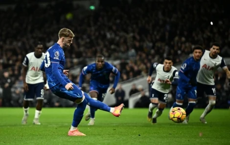 Chelsea ngược dòng nghẹt thở trước Tottenham