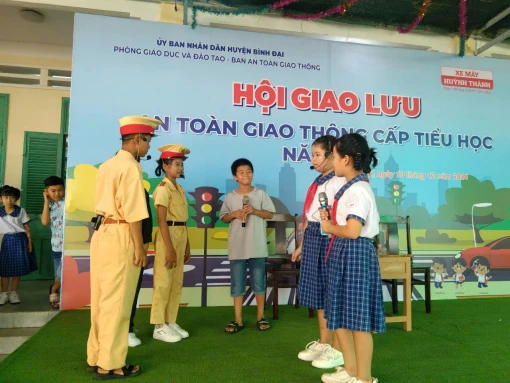 Bình Đại tổ chức Hội Giao lưu an toàn giao thông cấp tiểu học năm 2024