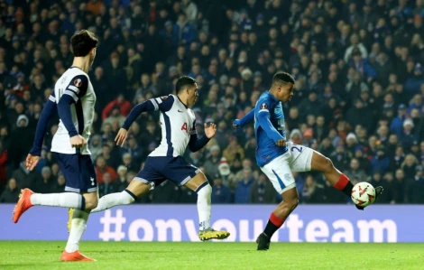 Tottenham chia điểm trước Rangers tại cúp C2