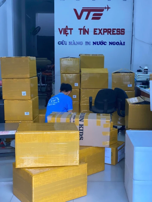 Quá trình gửi hàng đi Mỹ tại Việt Tín Express: Đơn giản và tiện lợi