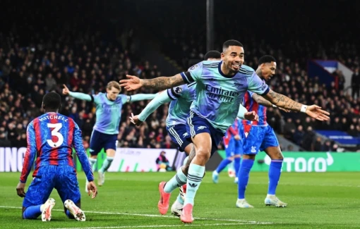 Arsenal thắng đậm Crystal Palace