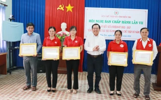 Sơ kết giữa nhiệm kỳ 2022 - 2027 và tổng kết công tác hội, phong trào chữ thập đỏ năm 2024