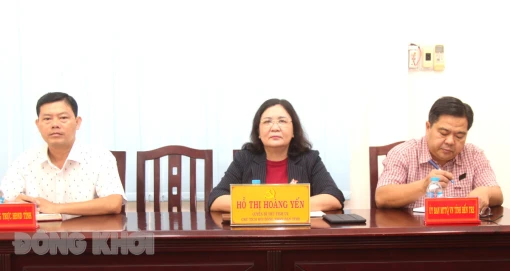 Quyền Bí thư Tỉnh ủy - Chủ tịch HĐND tỉnh Hồ Thị Hoàng Yến tiếp công dân định kỳ tháng 12-2024