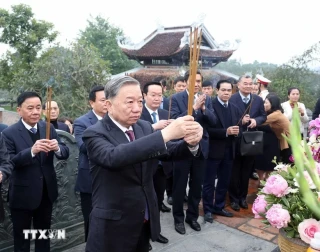 Tổng Bí thư Tô Lâm dâng hương tưởng niệm Chủ tịch Hồ Chí Minh tại Nghệ An ​