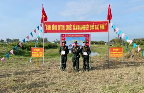 Trung đoàn 895 làm tốt công tác huấn luyện, xây dựng chính quy