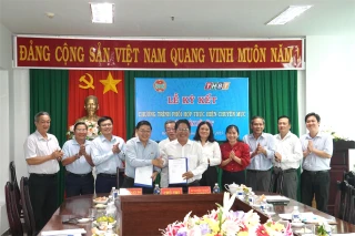 Ký kết chuyên mục “Nông dân xứ Dừa” năm 2025