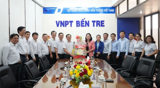 Lãnh đạo tỉnh thăm, chúc Tết các đơn vị bưu chính viễn thông trong tỉnh Lãnh đạo tỉnh thăm, chúc Tết các đơn vị bưu chính viễn thông trong tỉnh