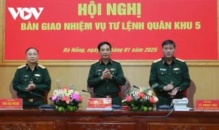 Đại tướng Phan Văn Giang chủ trì Hội nghị bàn giao nhiệm vụ Tư lệnh Quân khu 5