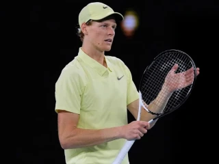 Jannik Sinner vào vòng 1/8 Australian Open 2025