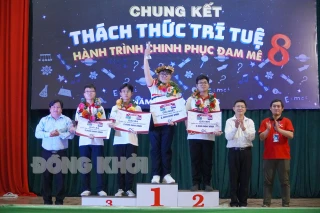 Thí sinh Huỳnh Ngọc Đăng Khoa giành giải quán quân chương trình “Thách thức trí tuệ” lần thứ VIII