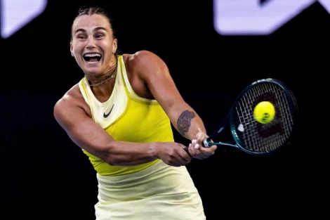 Australian Open 2025: Sabalenka nhọc nhằn vào bán kết, chạm trán 'bạn thân'