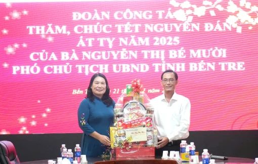 Lãnh đạo tỉnh thăm, chúc Tết Agribank Chi nhánh tỉnh Bến Tre