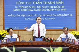 Chủ tịch Quốc hội Trần Thanh Mẫn làm việc với các cơ sở giáo dục tại Cần Thơ