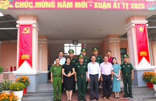 Phó chủ tịch UBND tỉnh Nguyễn Minh Cảnh thăm, chúc Tết tại Trại giam Châu Bình và Đồn Biên phòng Cổ Chiên