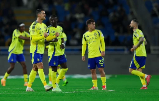 Ronaldo thăng hoa, Al Nassr thắng dễ Al Raed