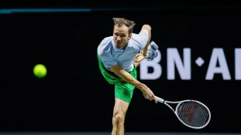 Medvedev thua sốc tay vợt vòng loại tại Rotterdam Open 2025