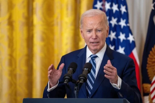 Tổng thống Mỹ Trump tước quyền tiếp cận thông tin mật của ông Joe Biden