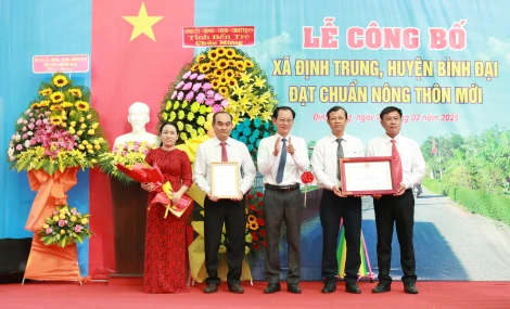 Công bố xã Định Trung, Mỹ Chánh đạt chuẩn nông thôn mới, nông thôn mới nâng cao