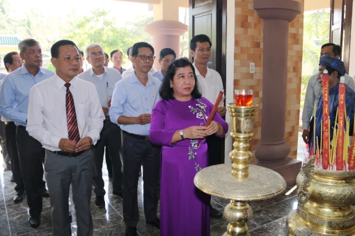 Lễ kỷ niệm 156 năm Ngày mất cụ Tán Kế - Lê Quang Quan Lễ kỷ niệm 156 năm Ngày mất cụ Tán Kế - Lê Quang Quan