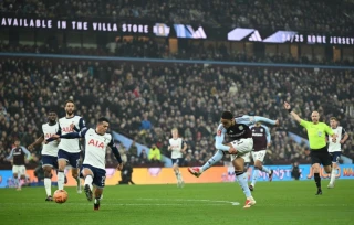 Tottenham bị loại khỏi FA Cup