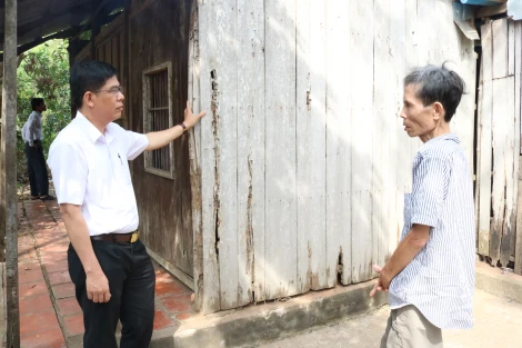 Giồng Trôm kiểm tra công tác xóa nhà tạm, nhà dột nát trên địa bàn huyện