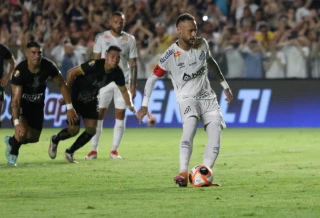 Neymar ghi bàn đầu tiên sau gần 2 năm