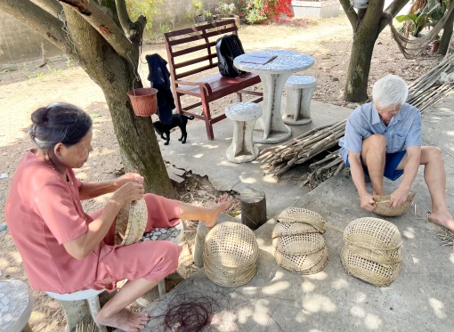 Bảo tồn nghề đan đát ở Ba Tri