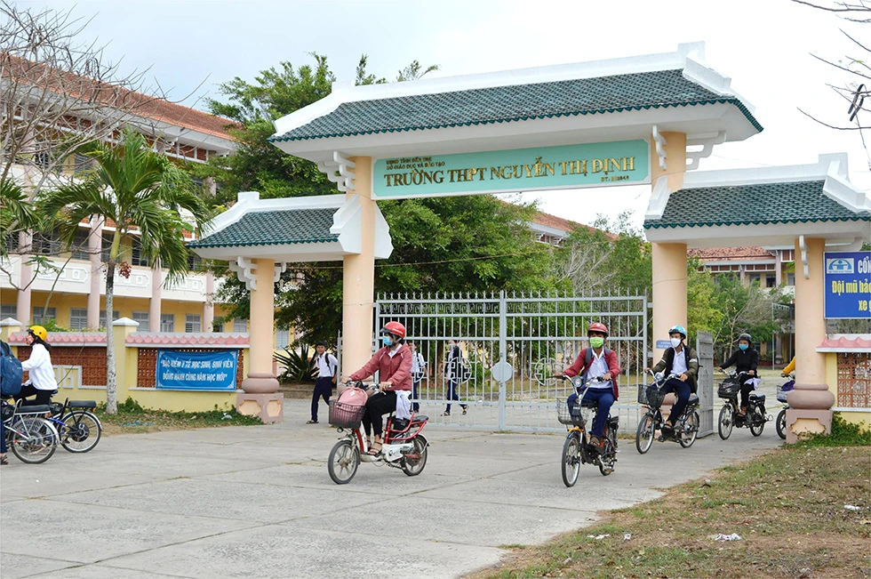 Trường THPT Nguyễn Thị Định. Ảnh: Ánh Nguyệt