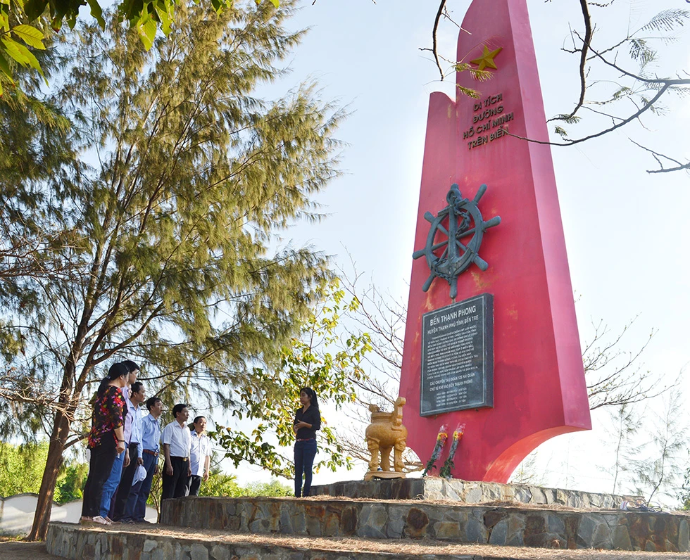 Di tích Đường Hồ Chí Minh trên biển. Ảnh: Ánh Nguyệt