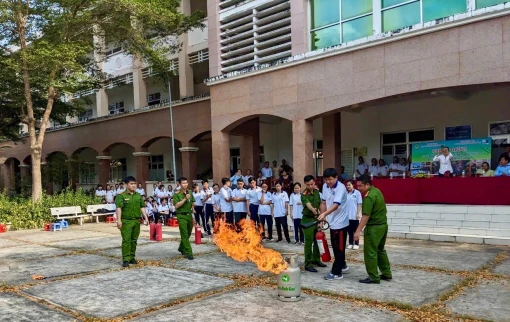 1.600 người được tuyên truyền, trải nghiệm, thực hành chữa cháy và cứu nạn, cứu hộ