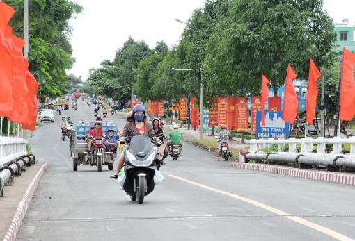 Châu Thành tập trung hưởng ứng cao điểm thi đua “Đồng khởi mới”