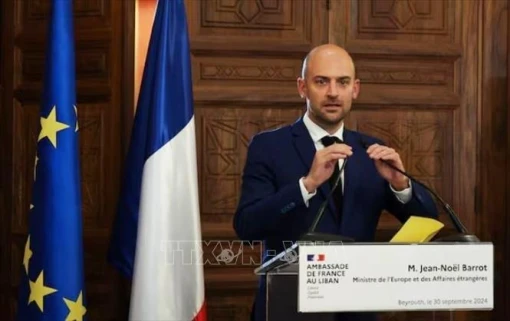 Algeria trục xuất 12 nhân viên Đại sứ quán Pháp