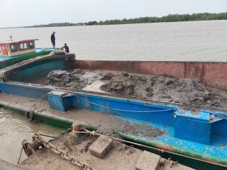 Khai thác cung cấp cát cho công trình trọng điểm